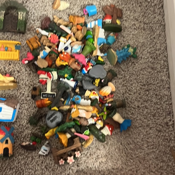 Decorations - Picture 3 of 4